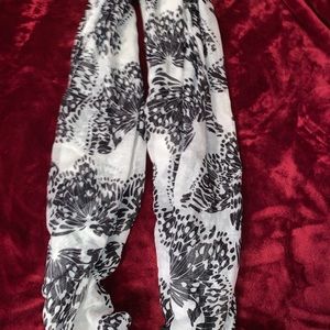 Long pattern scarf